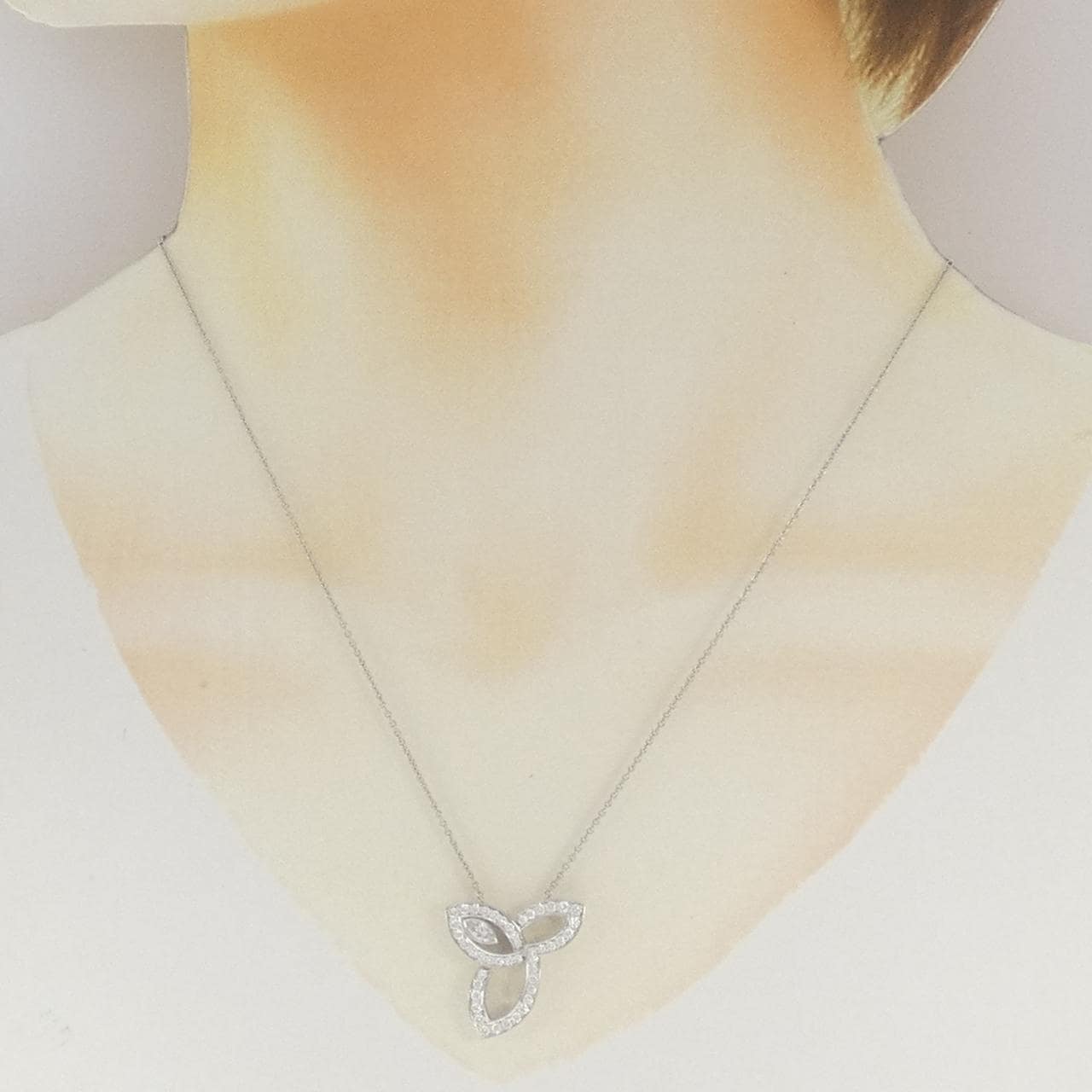 ハリーウィンストン リリークラスター ネックレス 0.14CT