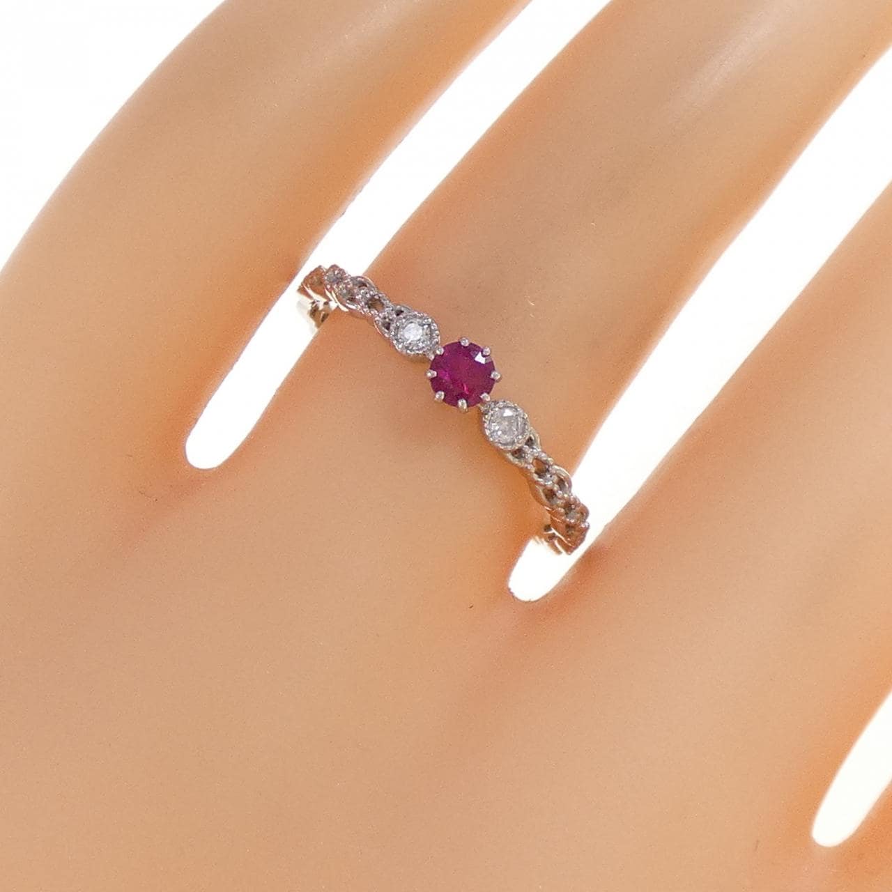 PT900 ルビー リング 0.15CT