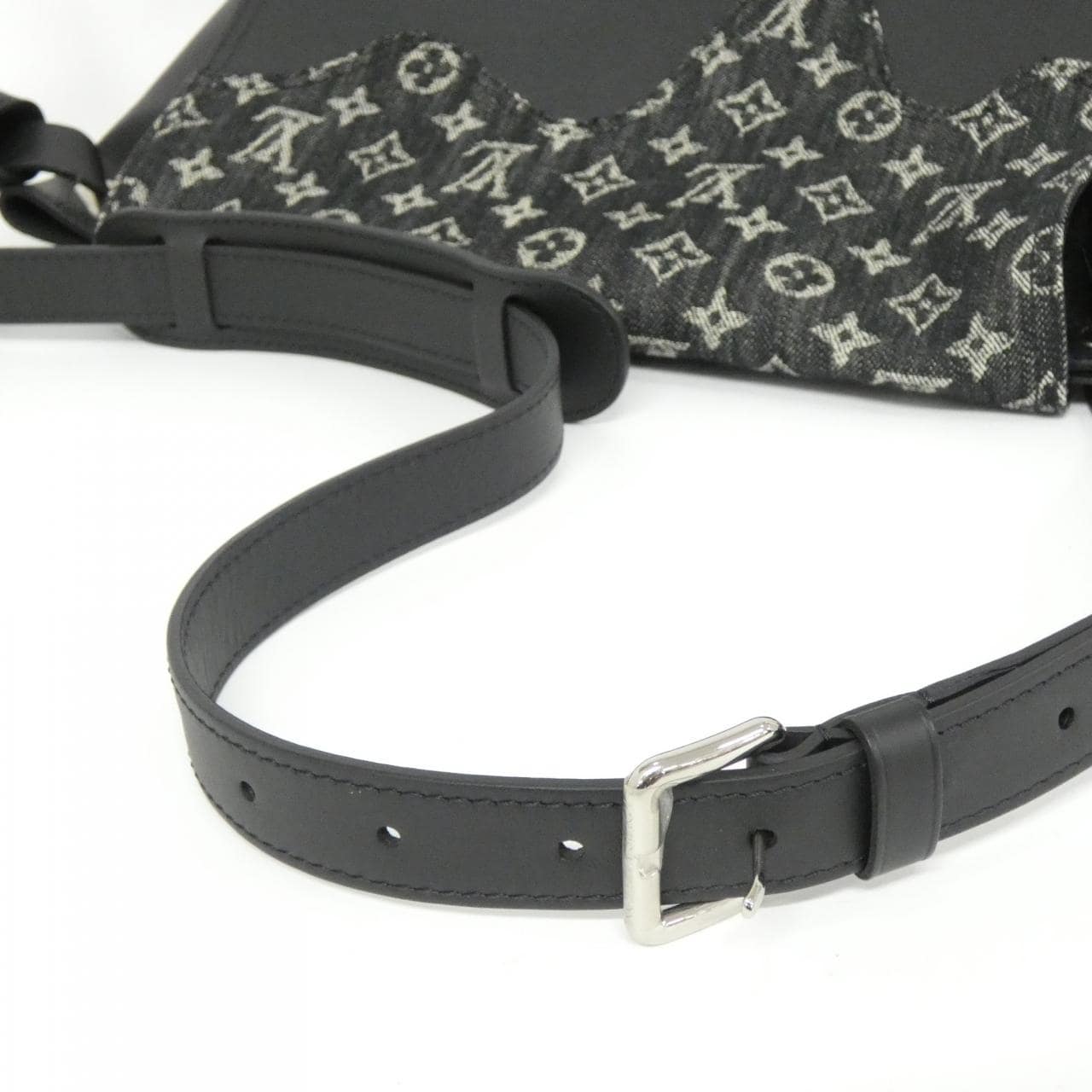 ルイヴィトン モノグラム ドリップ ブサス トーキョー M45971 ショルダーバッグ