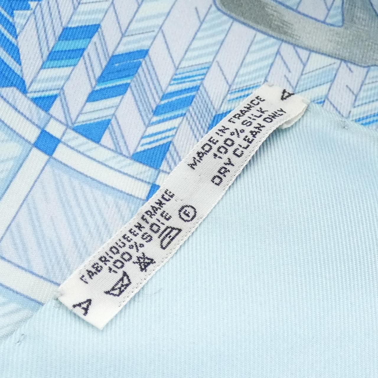 エルメス JEUX DE PAILLE カレ スカーフ