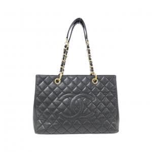 CHANEL shoulder bag