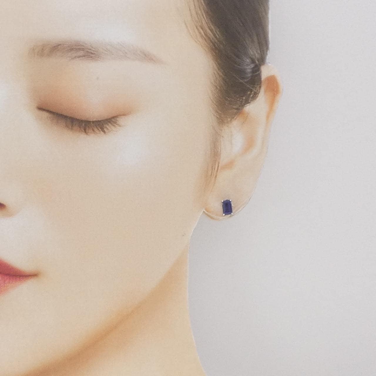 K10WG Iolite Earrings