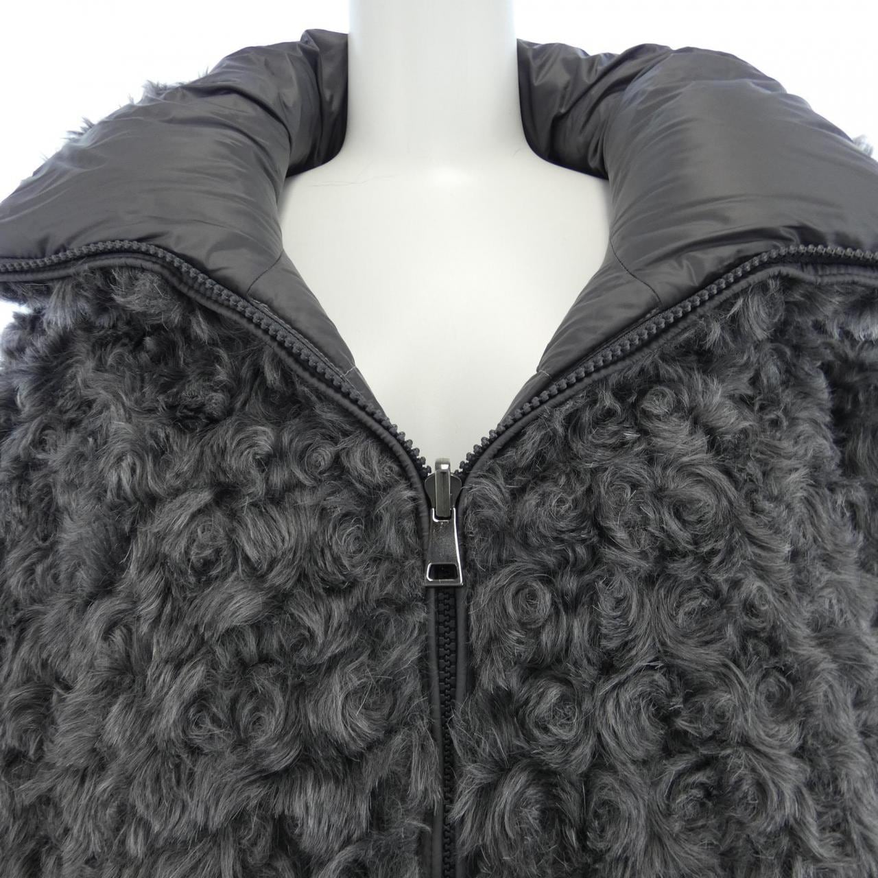 モンクレール MONCLER ダウンジャケット