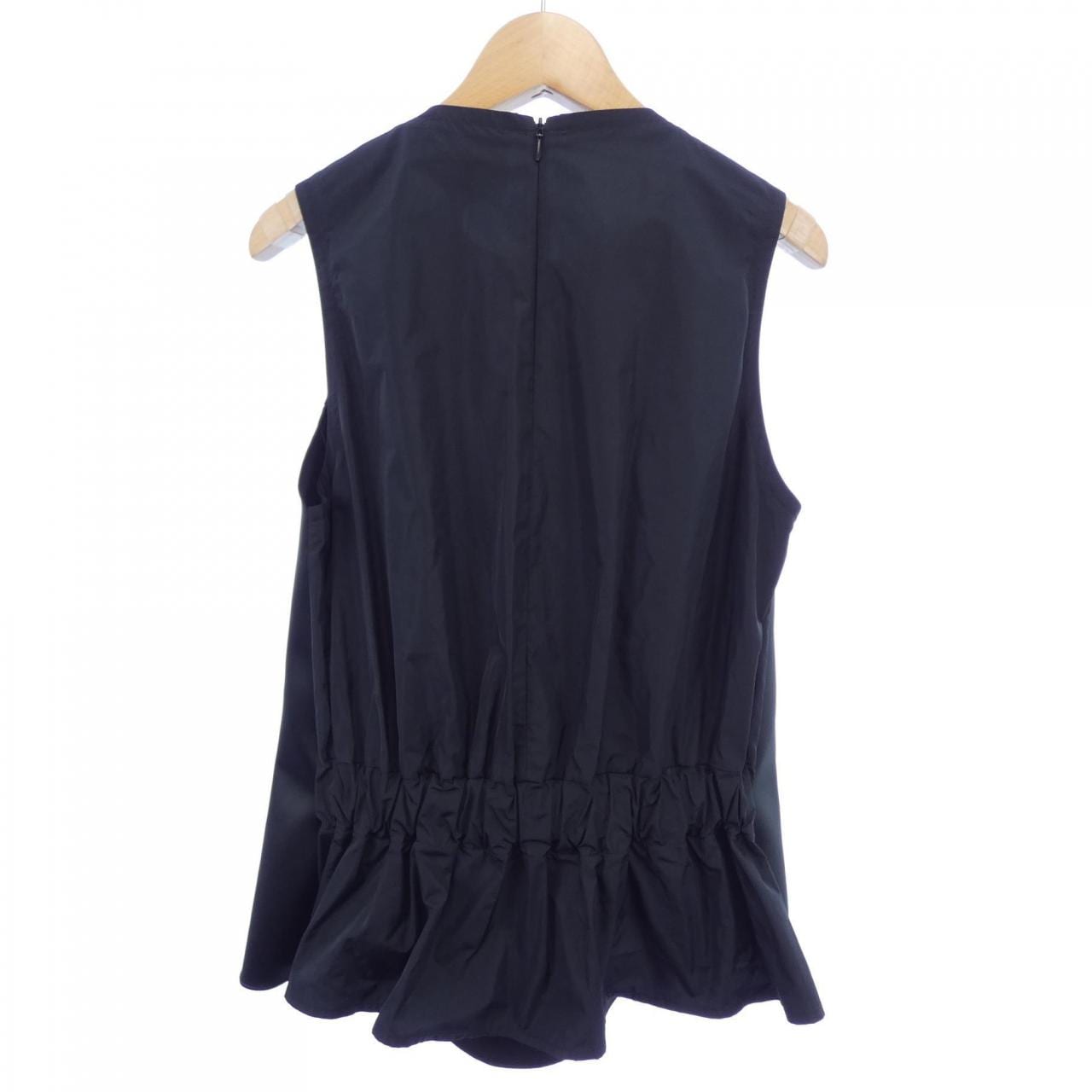 エンポリオアルマーニ EMPORIO ARMANI トップス