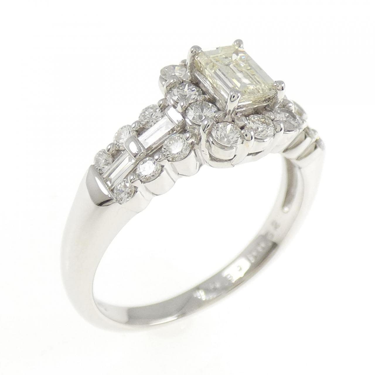 K18WG ダイヤモンド リング 0.39CT