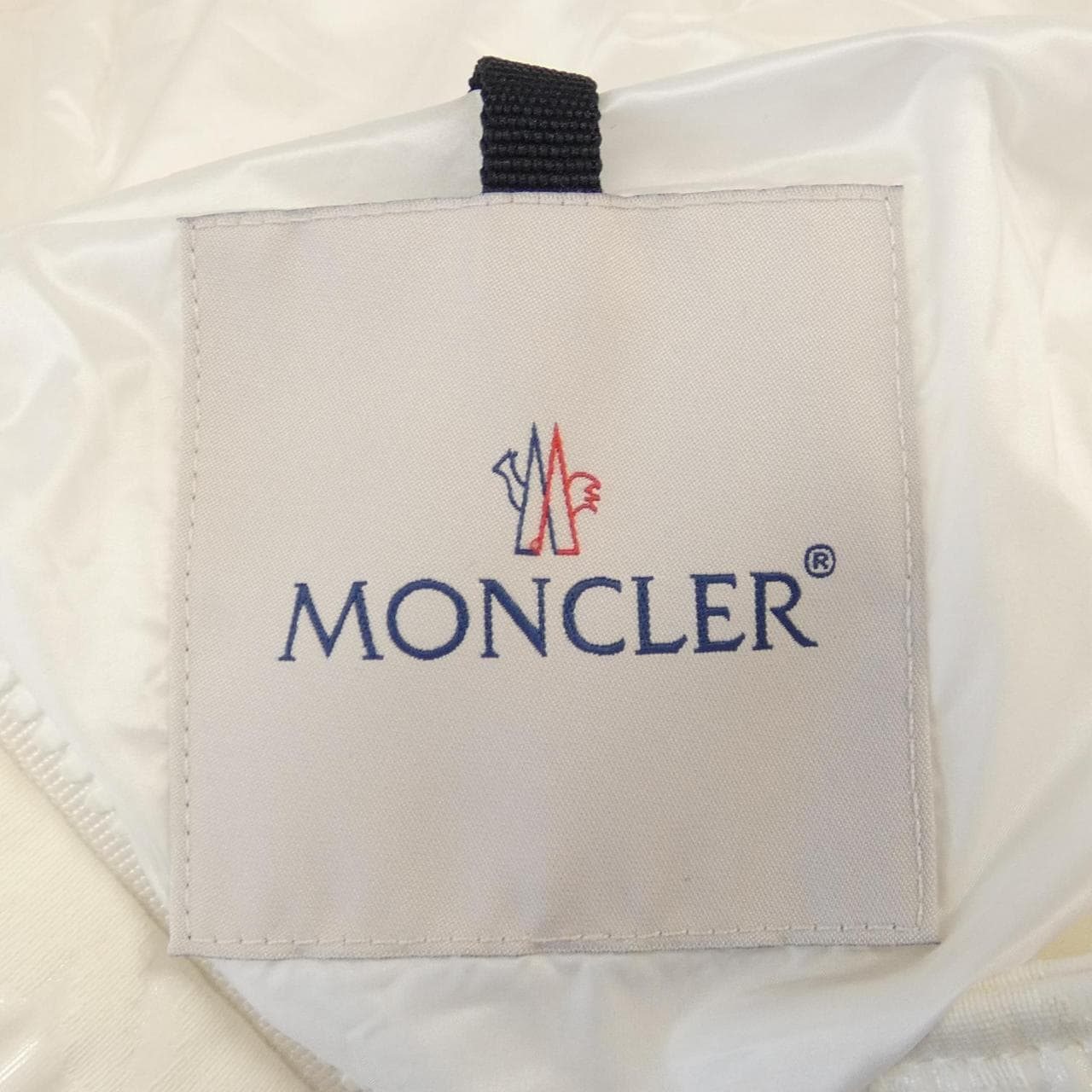 モンクレール MONCLER ダウンジャケット