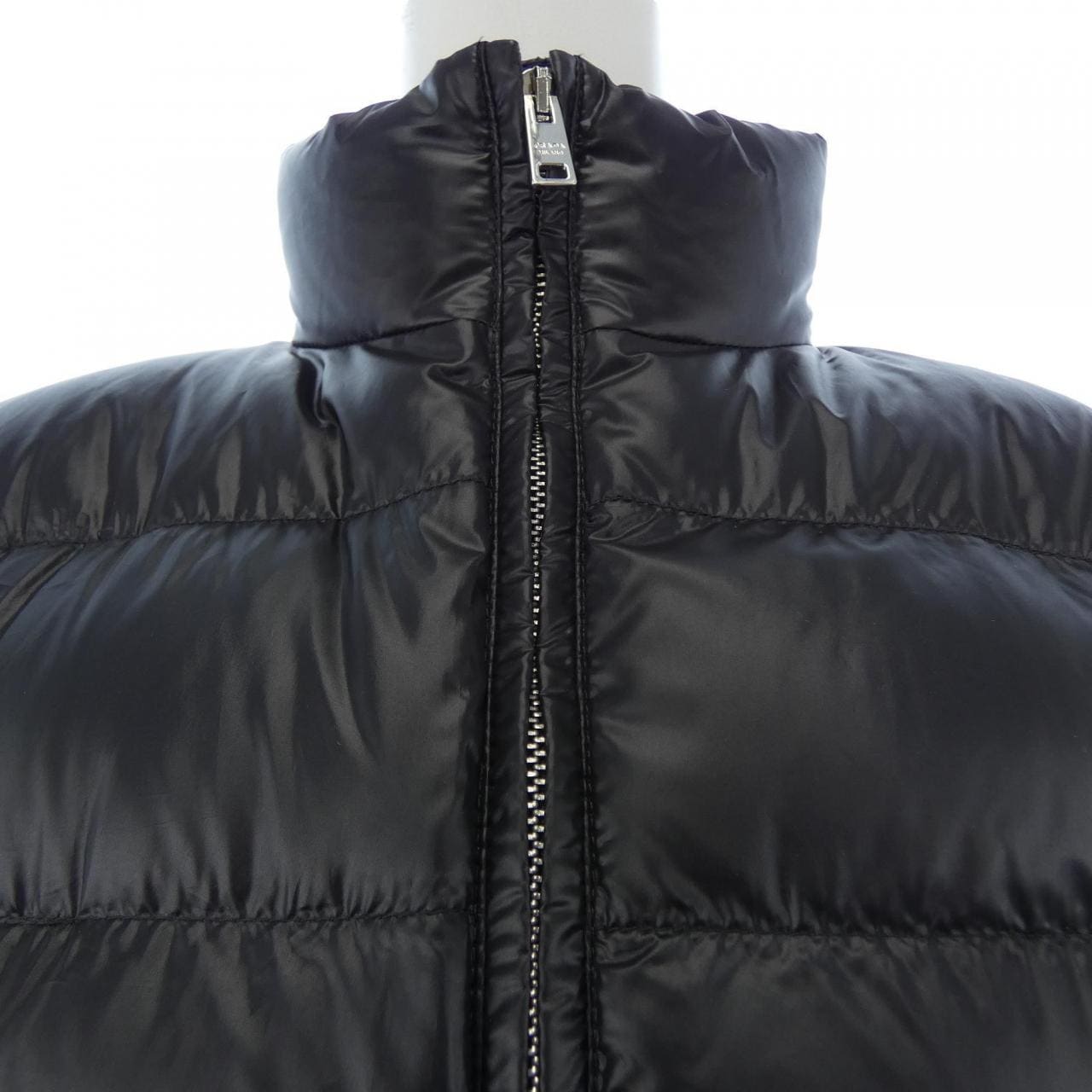 プラダ PRADA トライアングルロゴ 29W149 R212 11HU ダウンジャケット