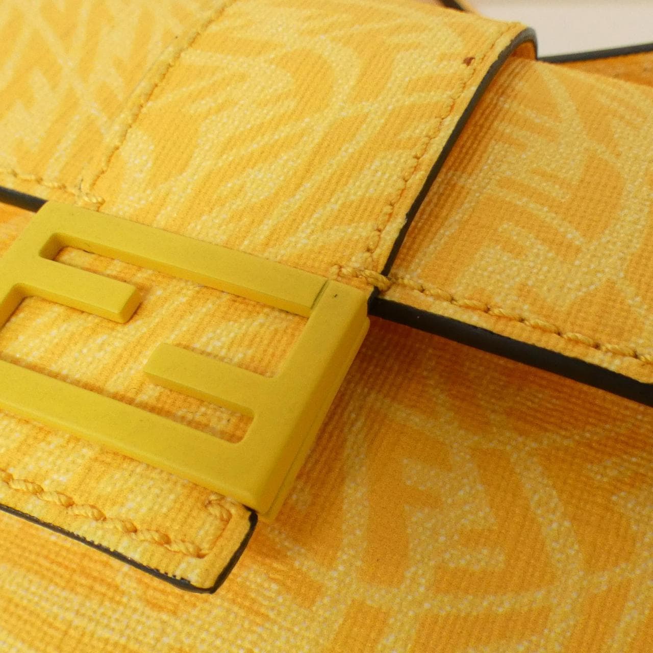 フェンディ フラット バゲット スモール 7M0295 AFSM ショルダーバッグ