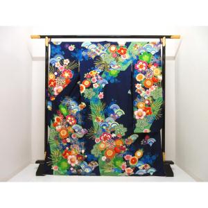 振袖　友禅金彩加工　刺繍入り
