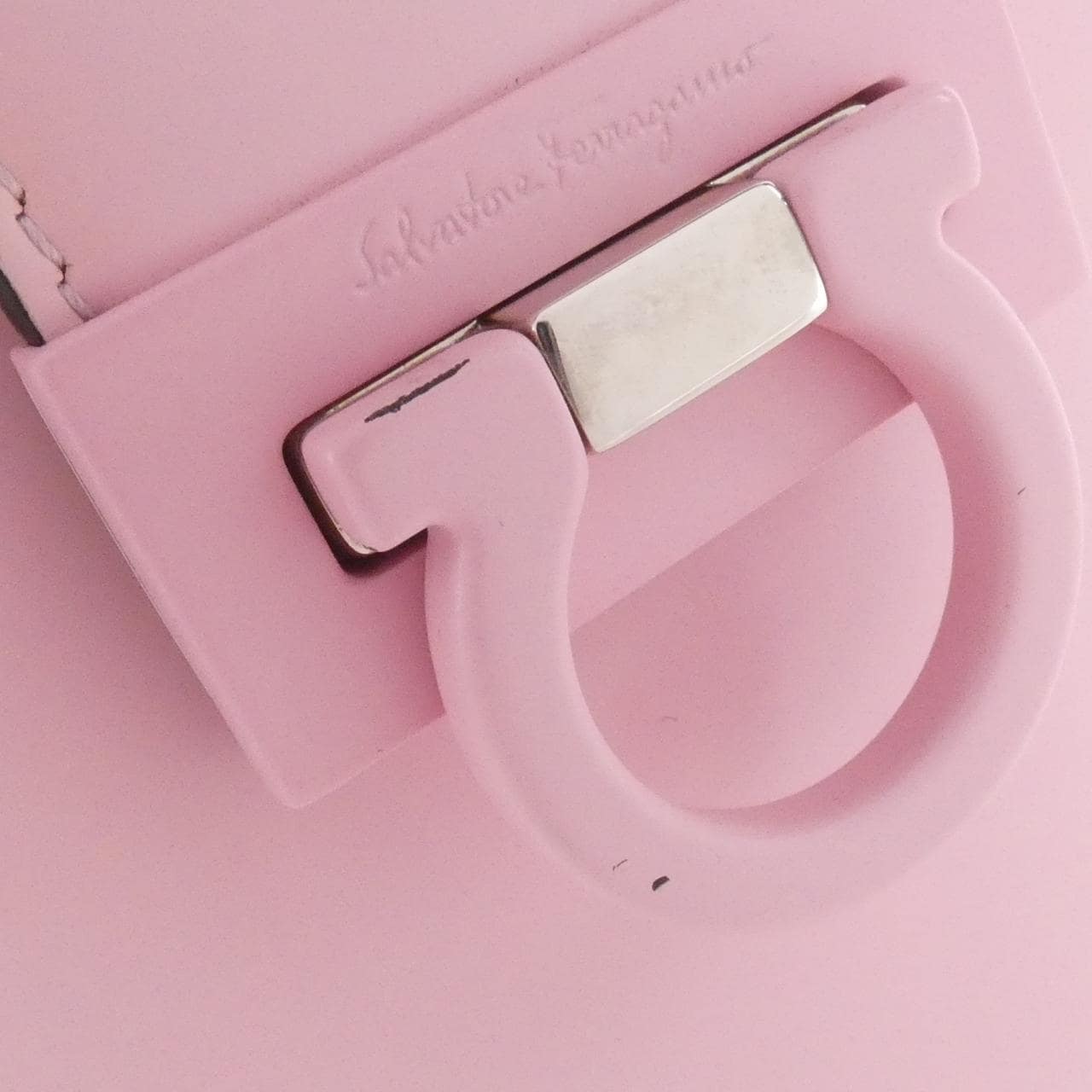 サルヴァトーレフェラガモ トリフォリオ 21 1194 ショルダーバッグ