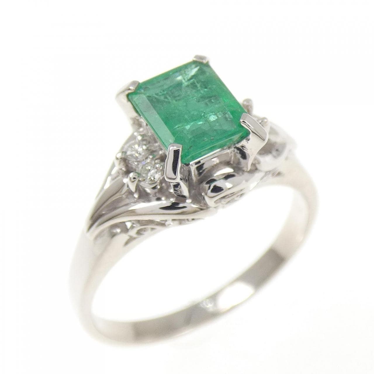 PT900 エメラルド リング 0.73CT