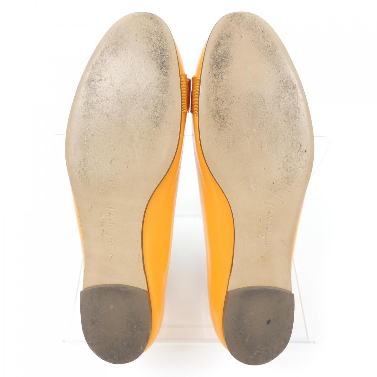 サルヴァトーレフェラガモ SALVATORE FERRAGAMO フラットシューズ