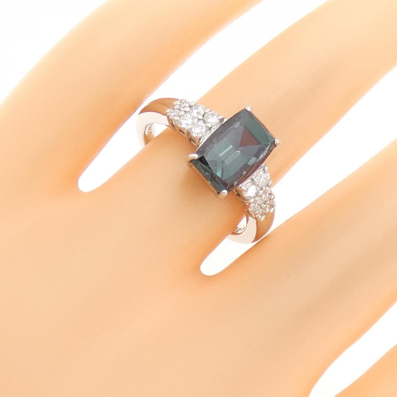Cresanbel Synthetic Stone Ring 2.31CT