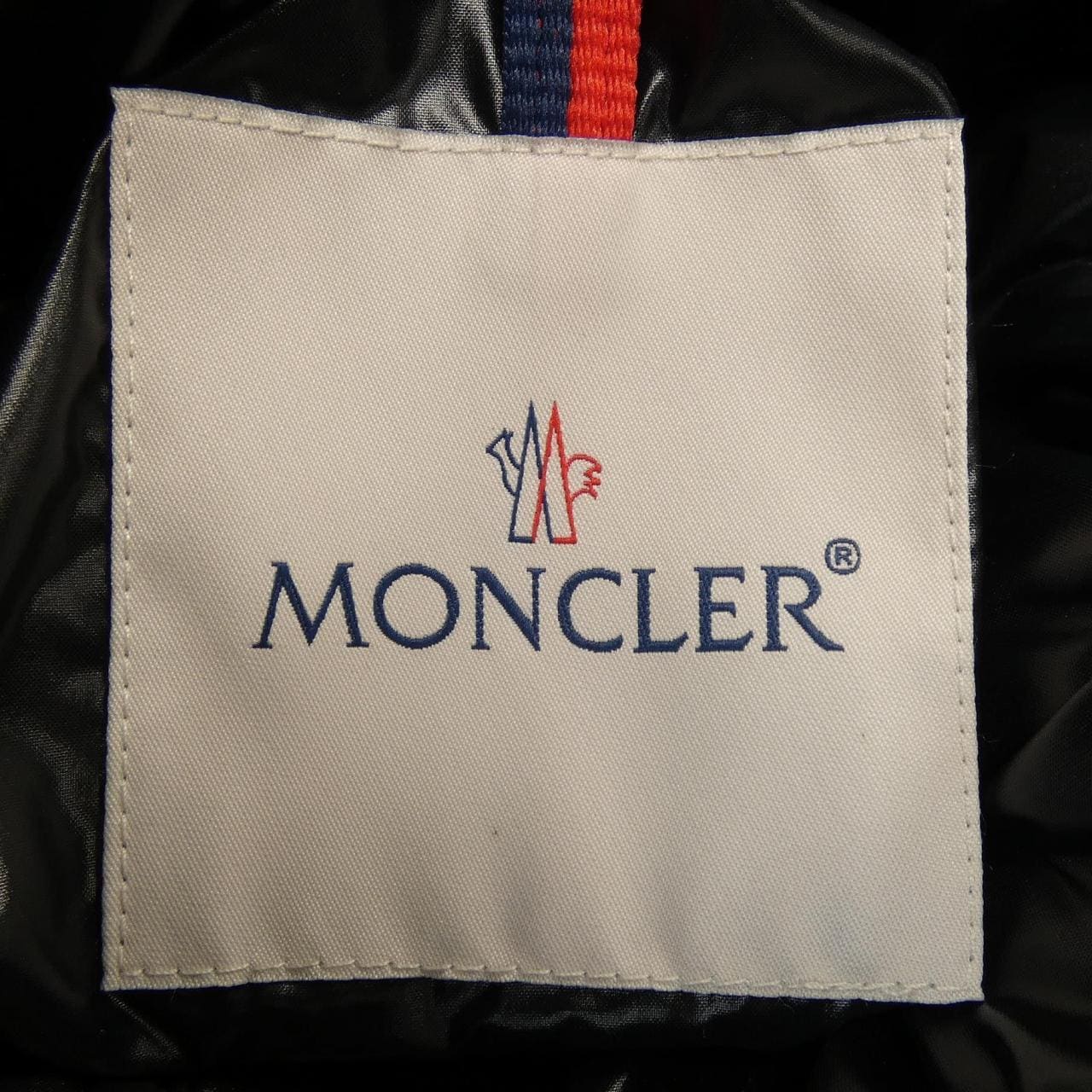 モンクレール MONCLER ダウンジャケット