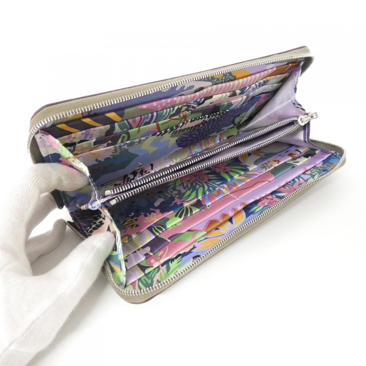 エルメス EN LIBERTE シルク イン クラシック 084387CK 財布