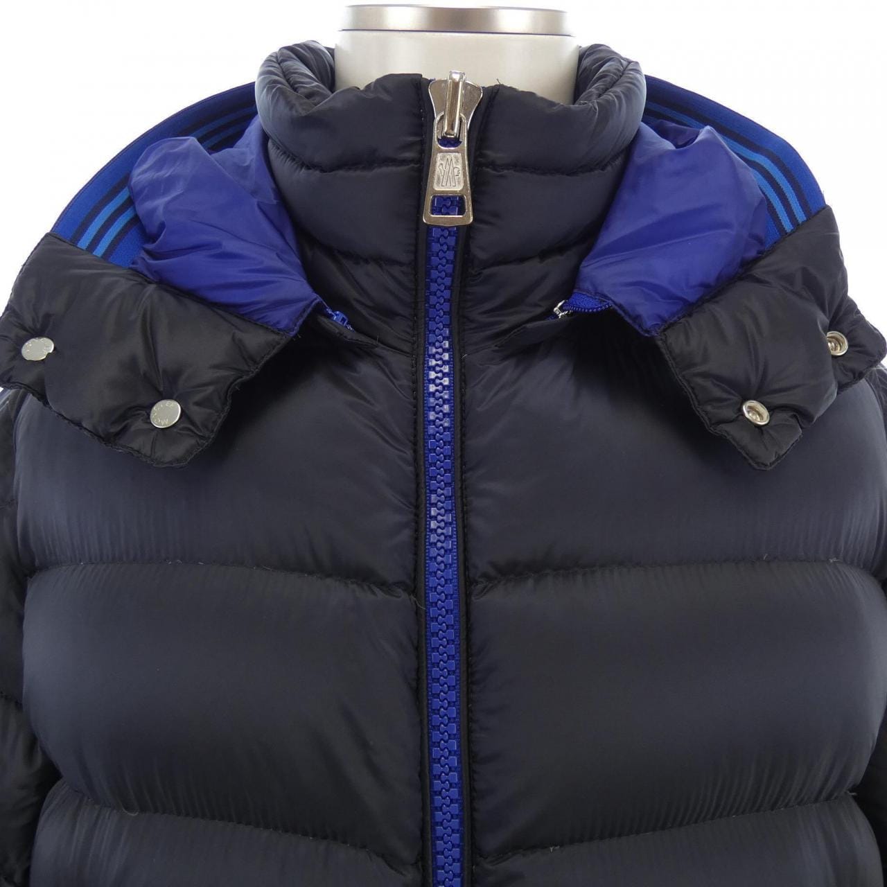 モンクレール MONCLER ダウンジャケット