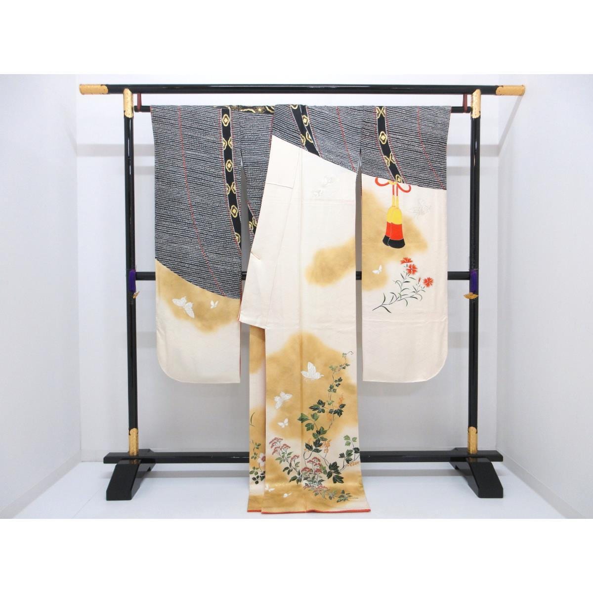 [Unused items] Furisode Yuzen gold painting