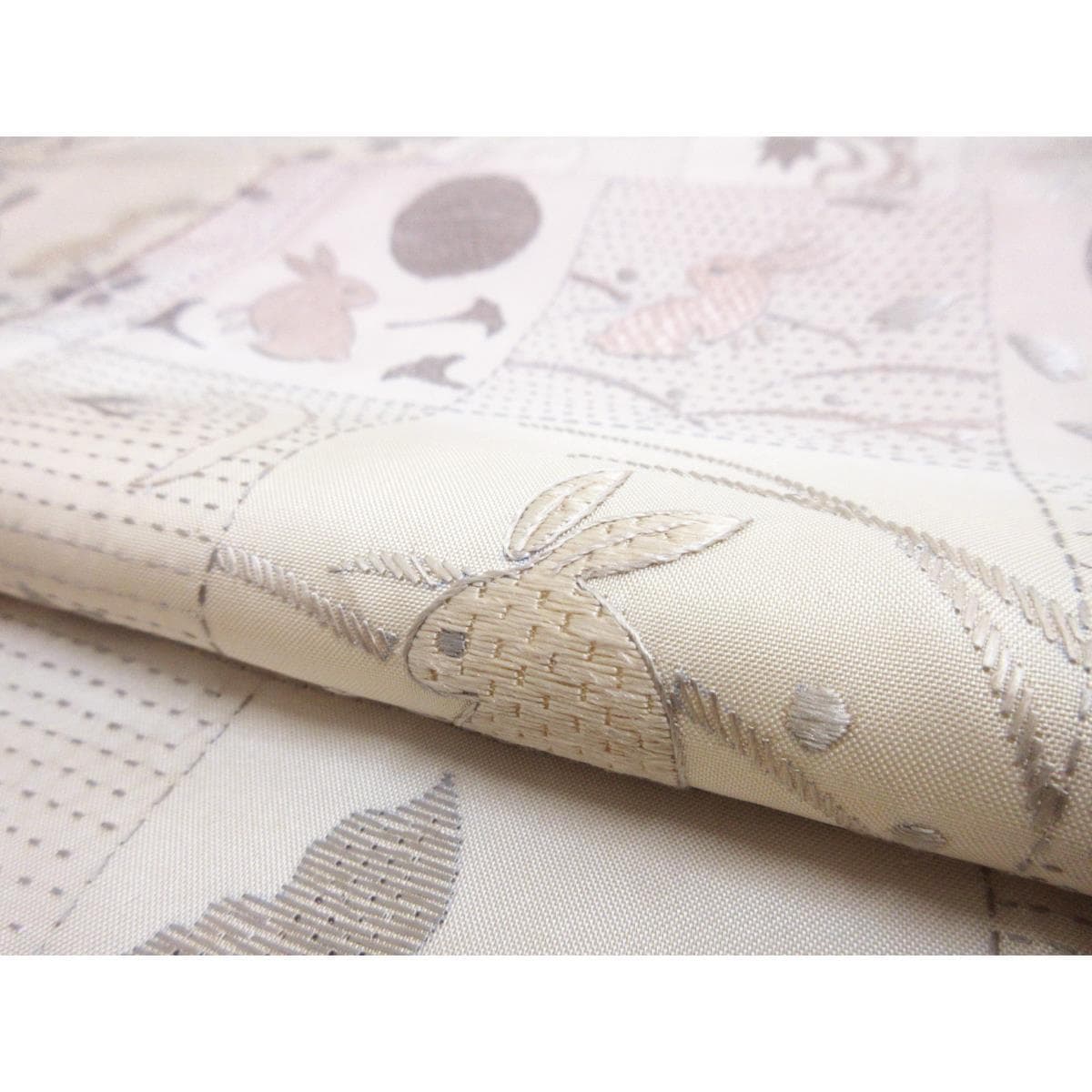 紬【縞大島紬】　刺繍加工ボカシ染