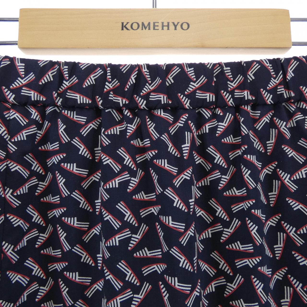 ニジュウサンク 23区 スカート