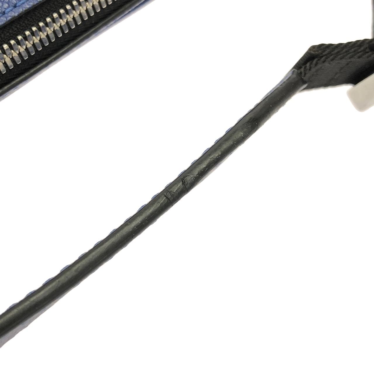 ルイヴィトン タイガ アウトドア メッセンジャー PM M33437 ショルダーバッグ