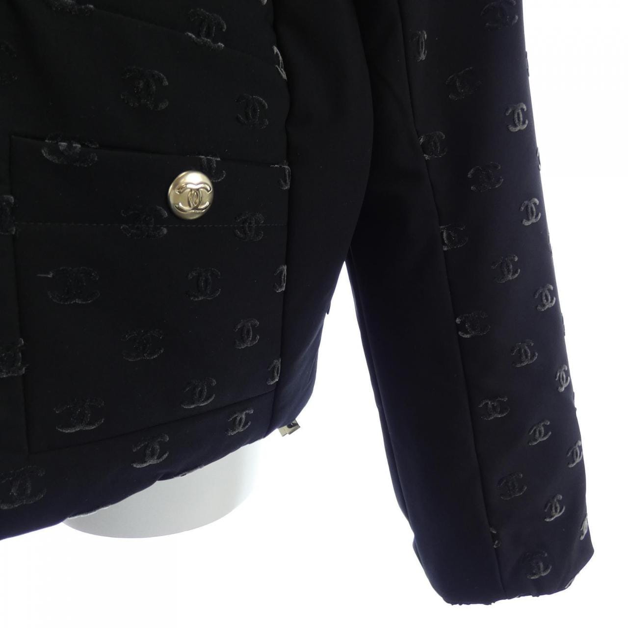 シャネル CHANEL ダウンジャケット