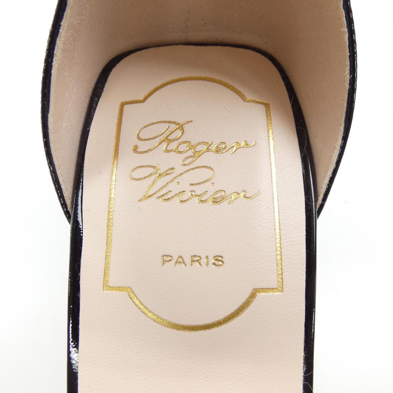 ロジェヴィヴィエ ROGER VIVIER パンプス