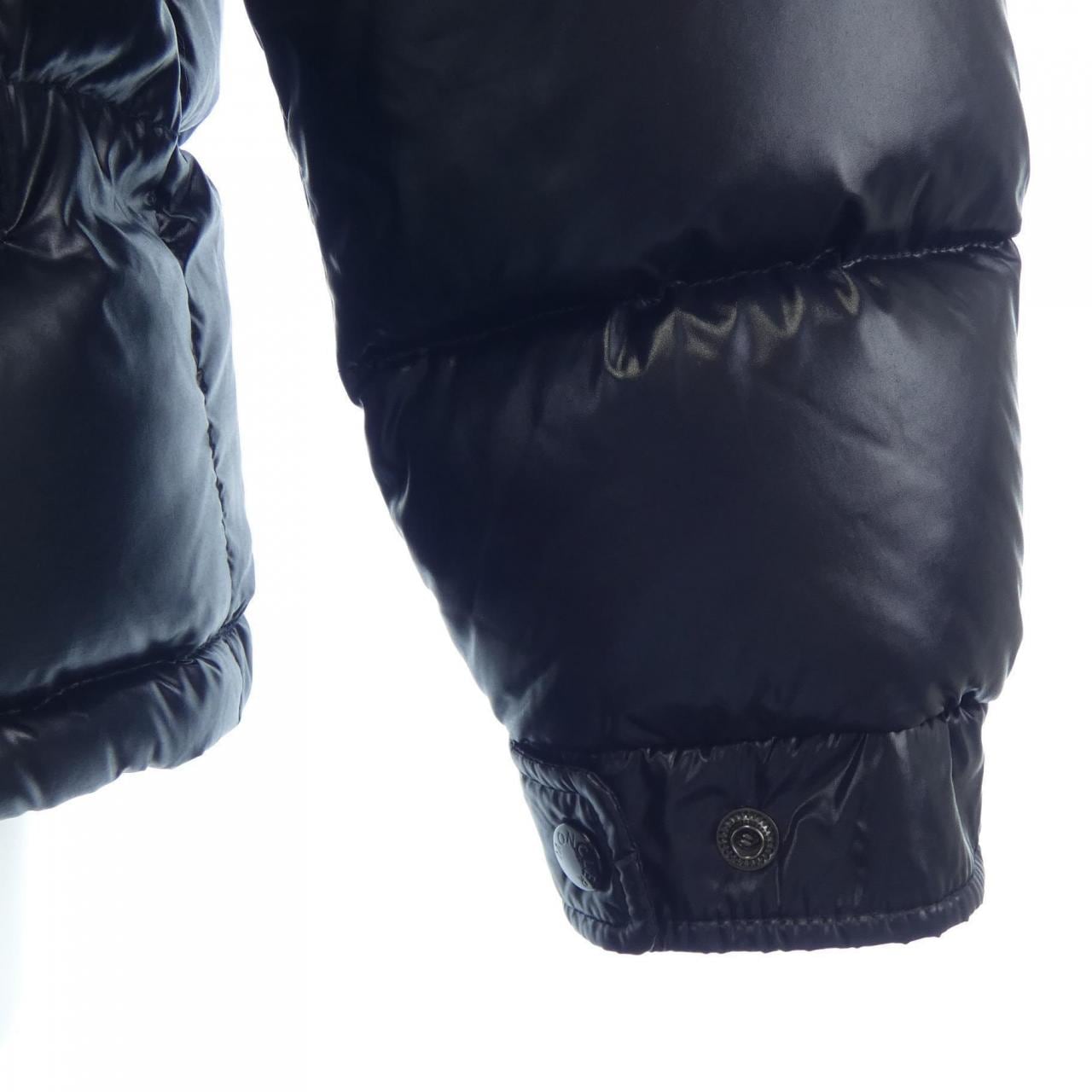 モンクレール MONCLER ダウンジャケット