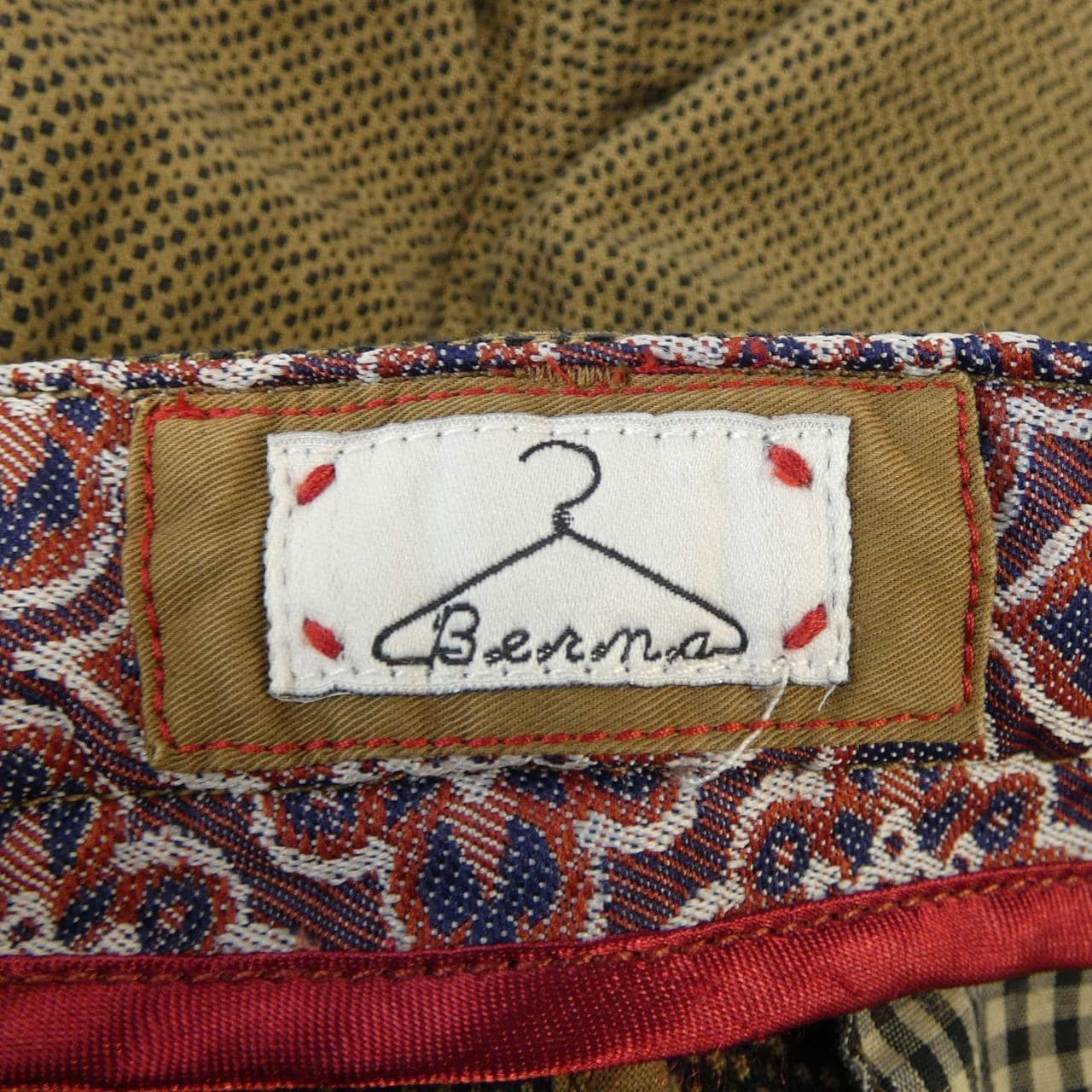 BERNA パンツ