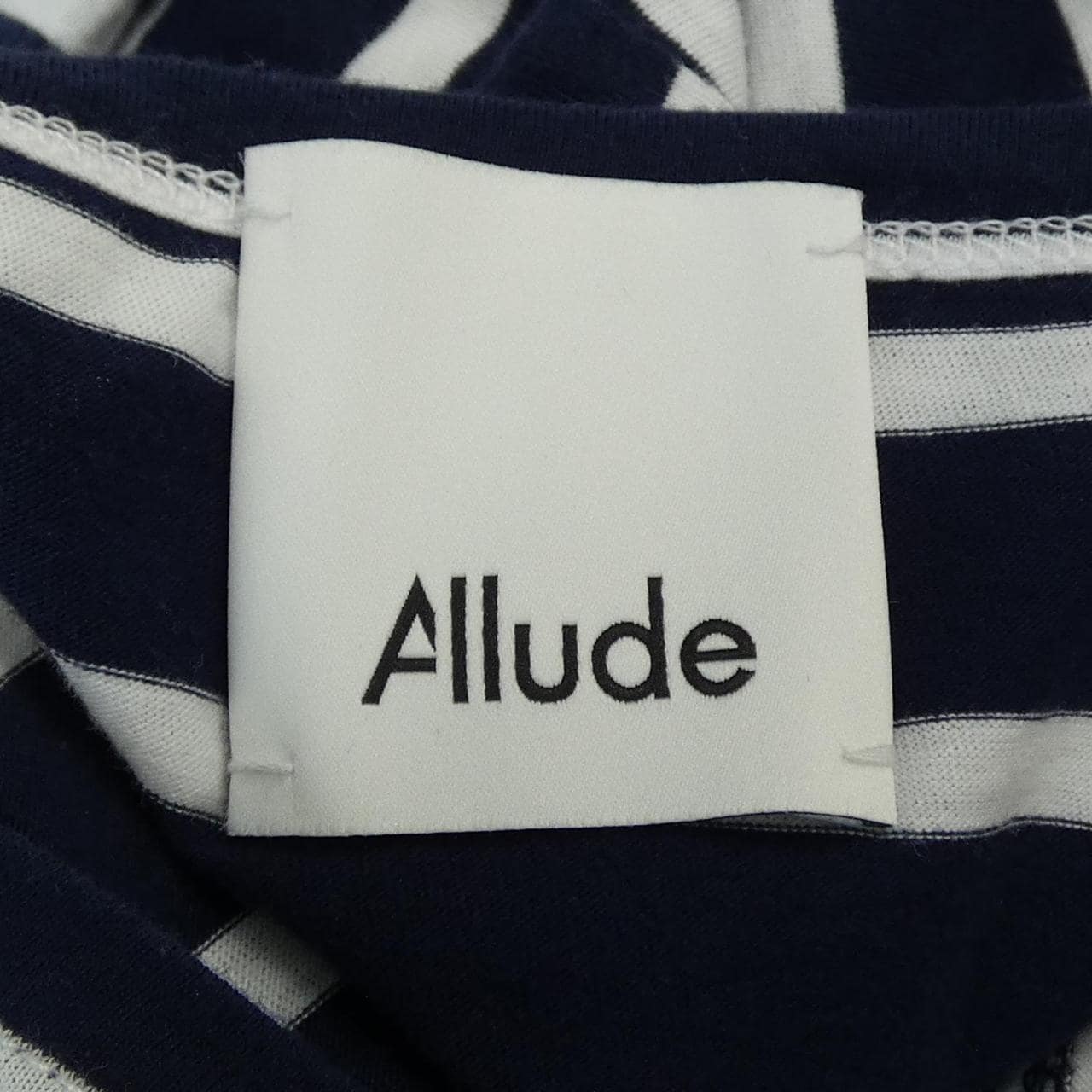 アリュード ALLUDE トップス