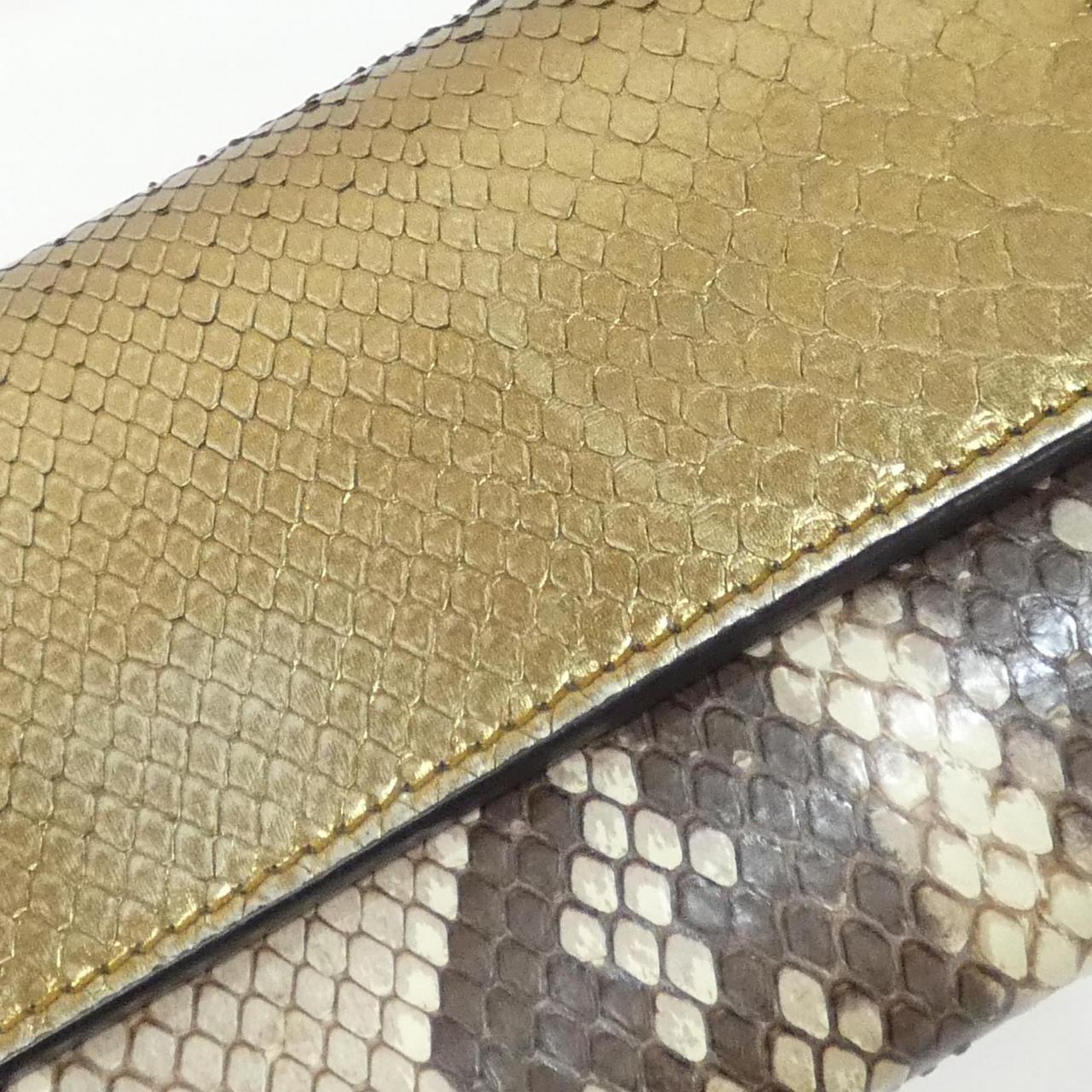 グッチ 410100 EE0CG 財布