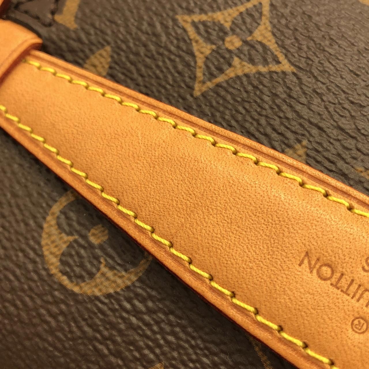 ルイヴィトン モノグラム バムバッグ M43644 ショルダーバッグ