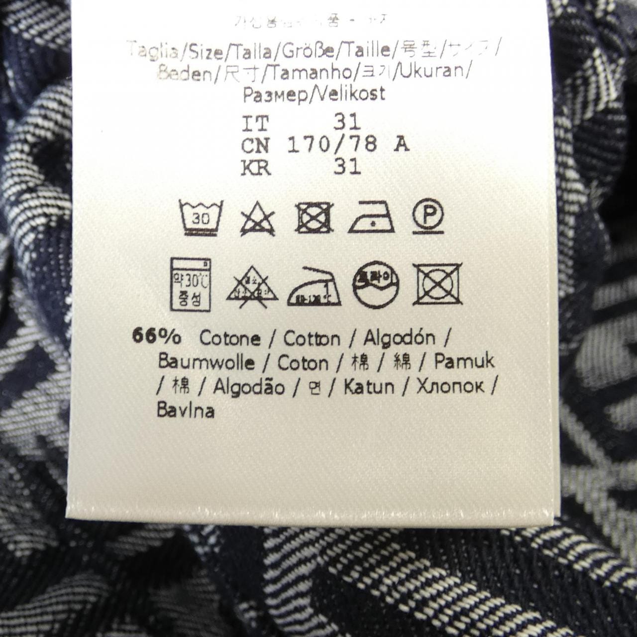 フェンディ FENDI ショートパンツ