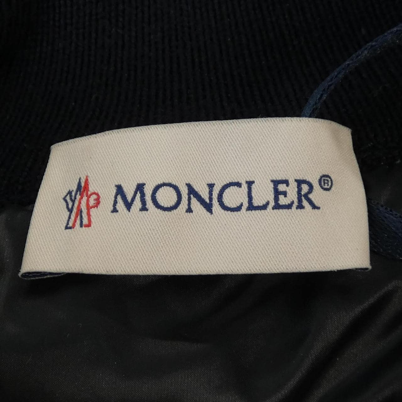 モンクレール MONCLER 20939B00023 ダウンジャケット