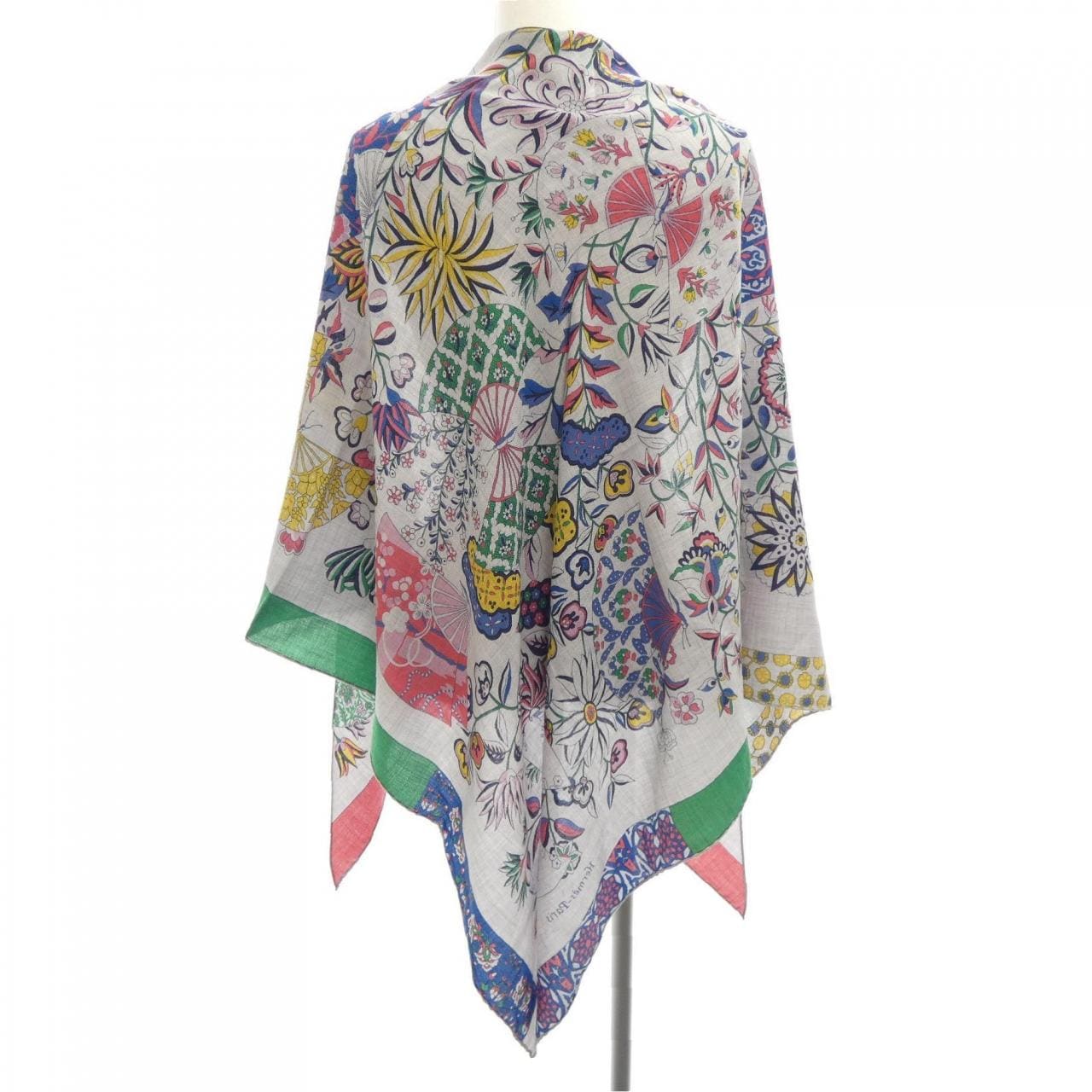 エルメス HERMES FLEURS ET PAPILLONS DE TISSUS H362786S トライアングルジェアン STOLE