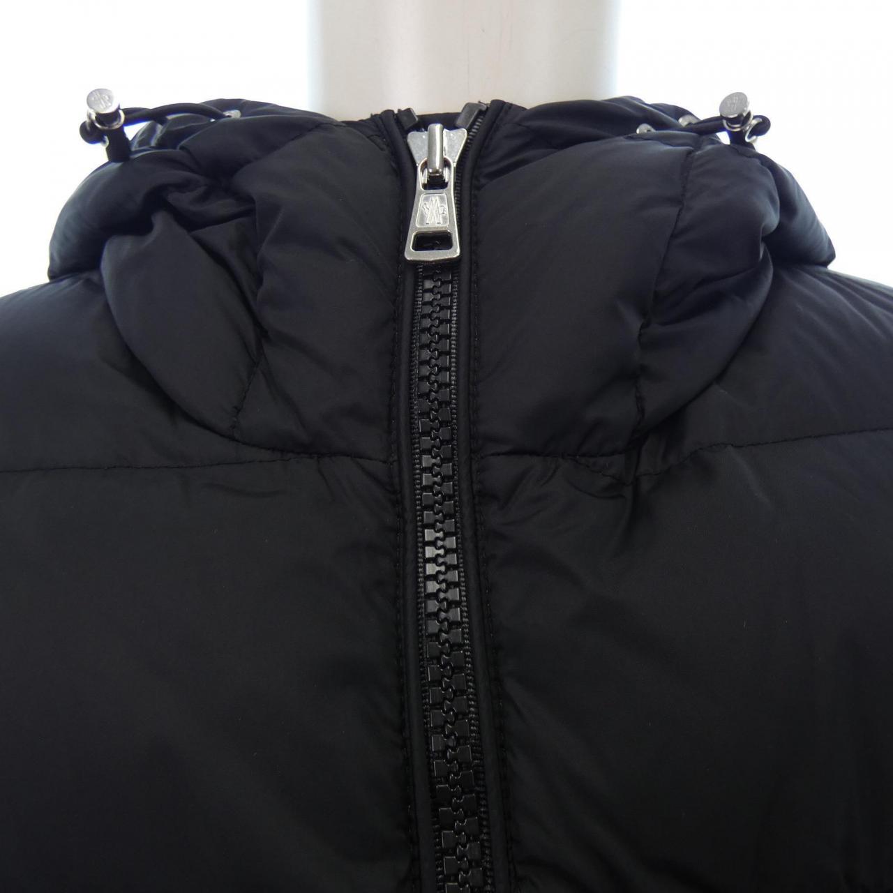 モンクレール MONCLER ダウンジャケット