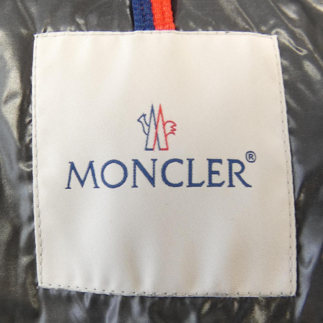 モンクレール MONCLER ダウンジャケット