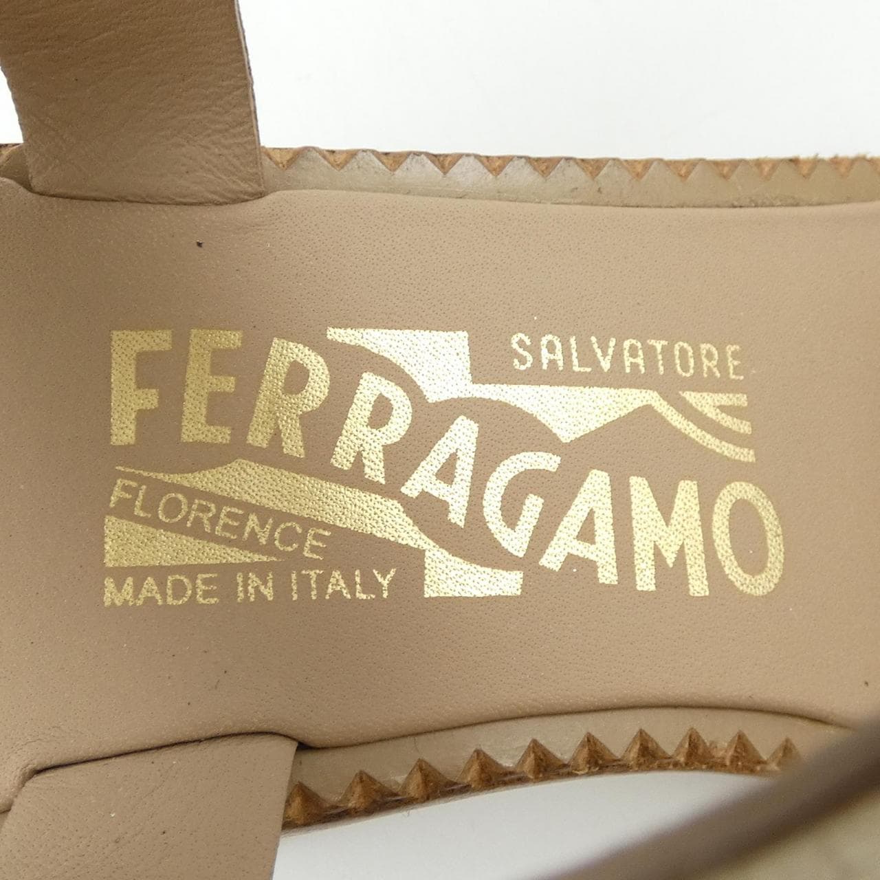 サルヴァトーレフェラガモ SALVATORE FERRAGAMO サンダル