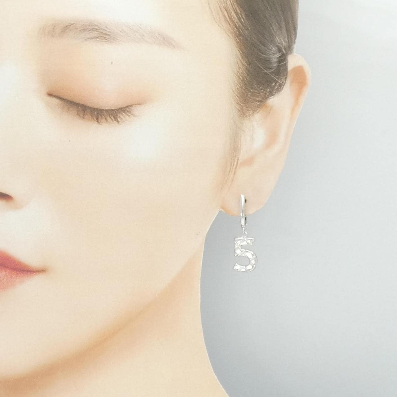 750WG ナンバー5 ピアス