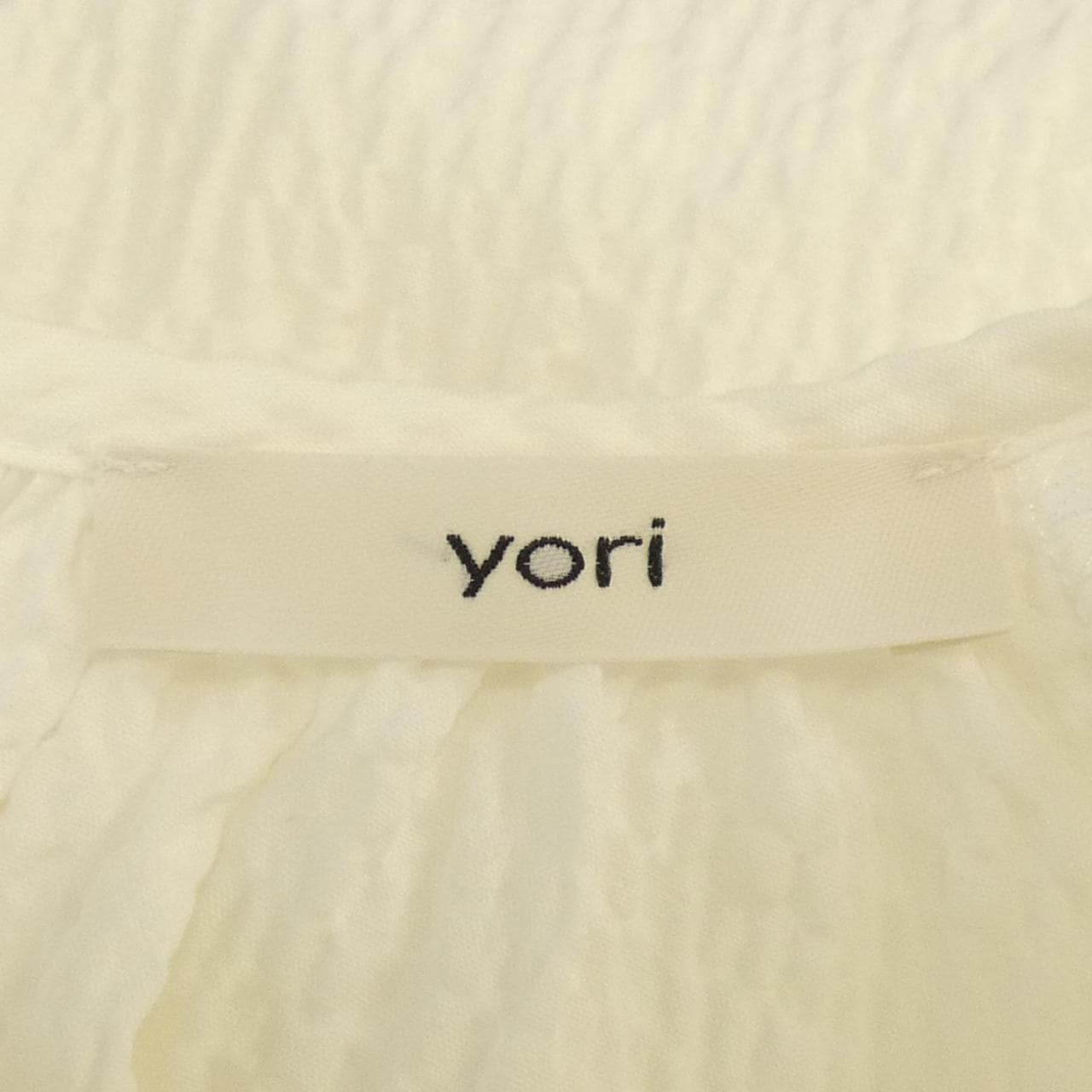 ヨリ yori トップス