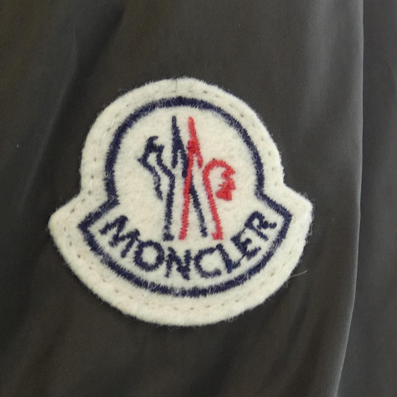 モンクレール MONCLER ダウンジャケット