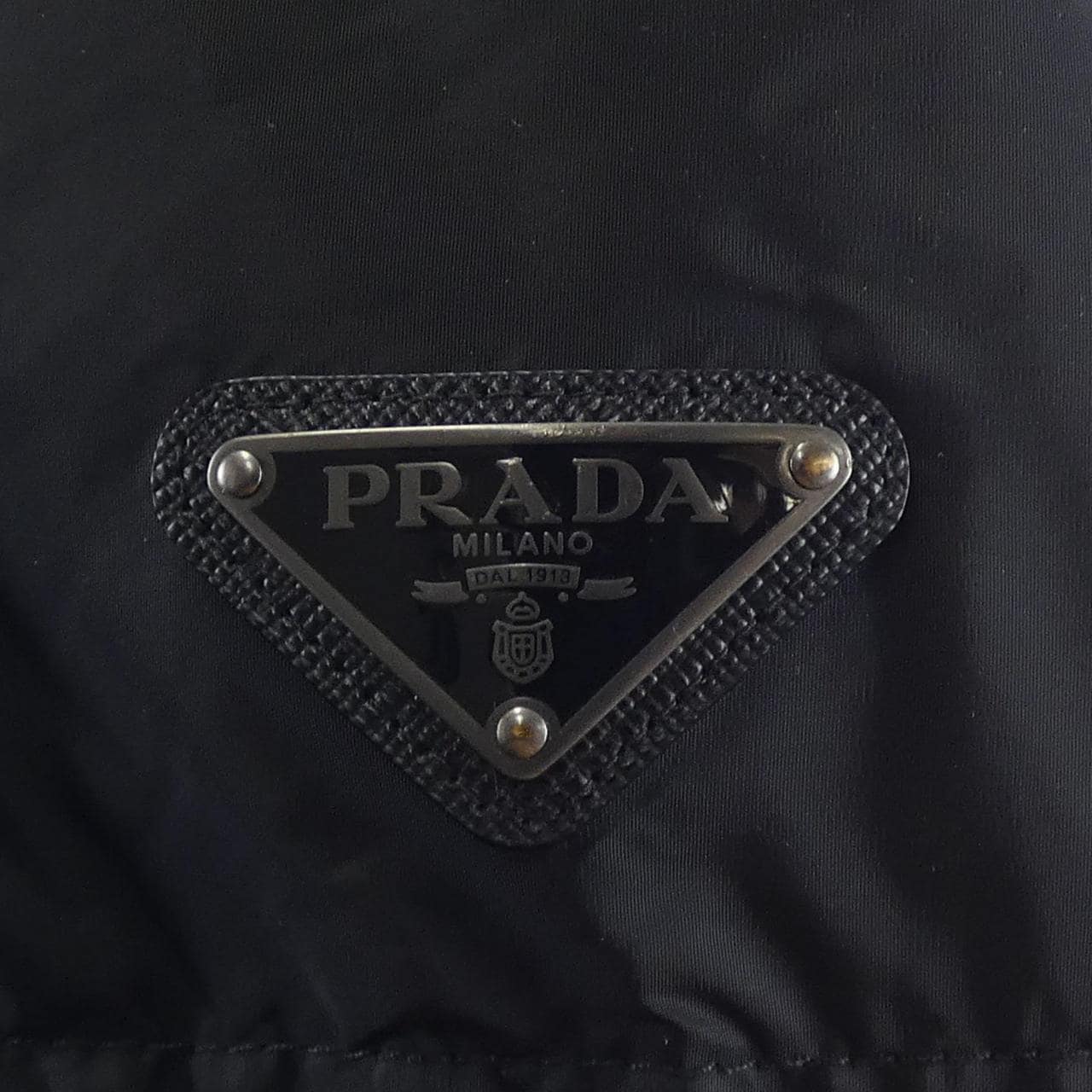 プラダ PRADA トライアングルロゴ SGH573 R132 Q04 ダウンジャケット