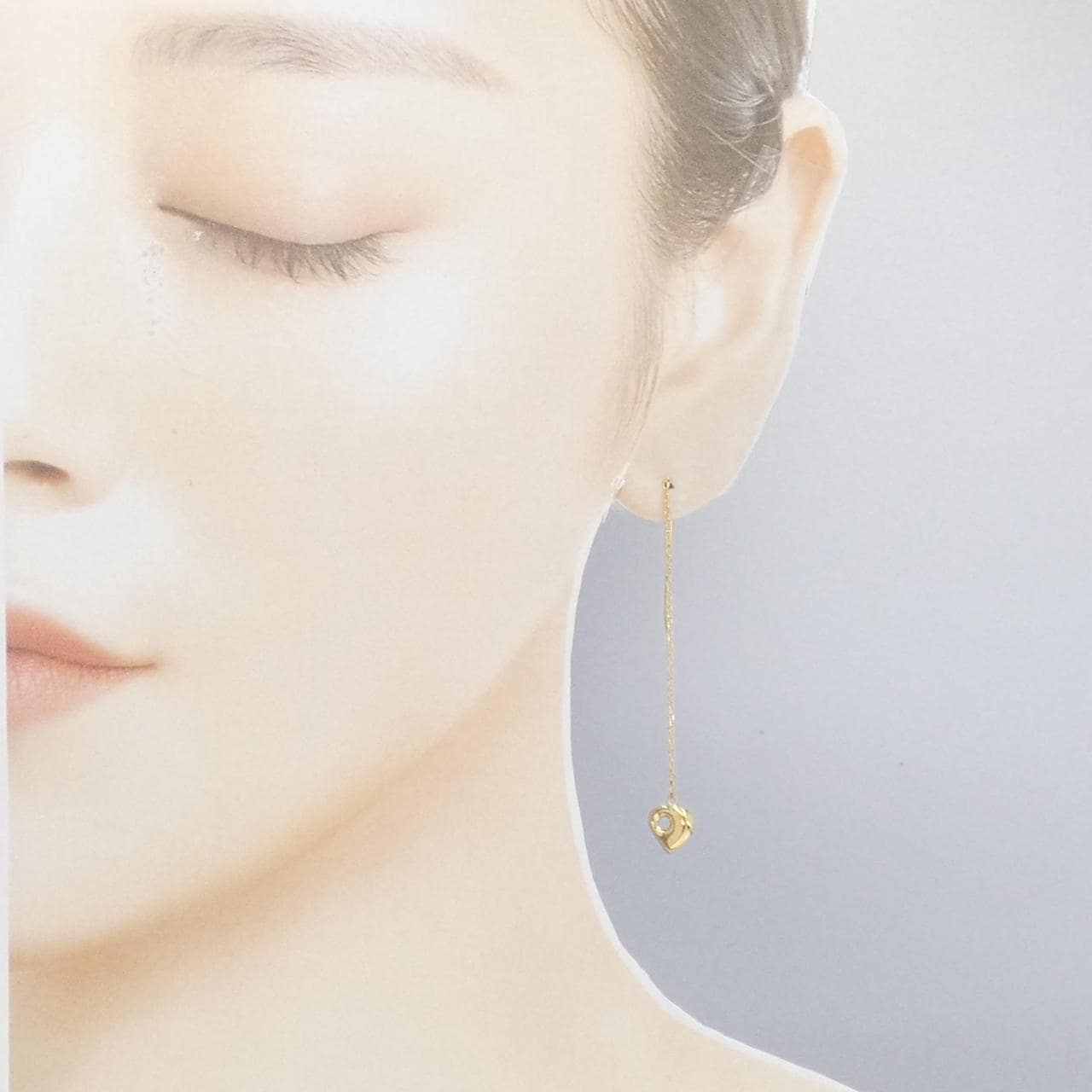 K18YG heart earrings