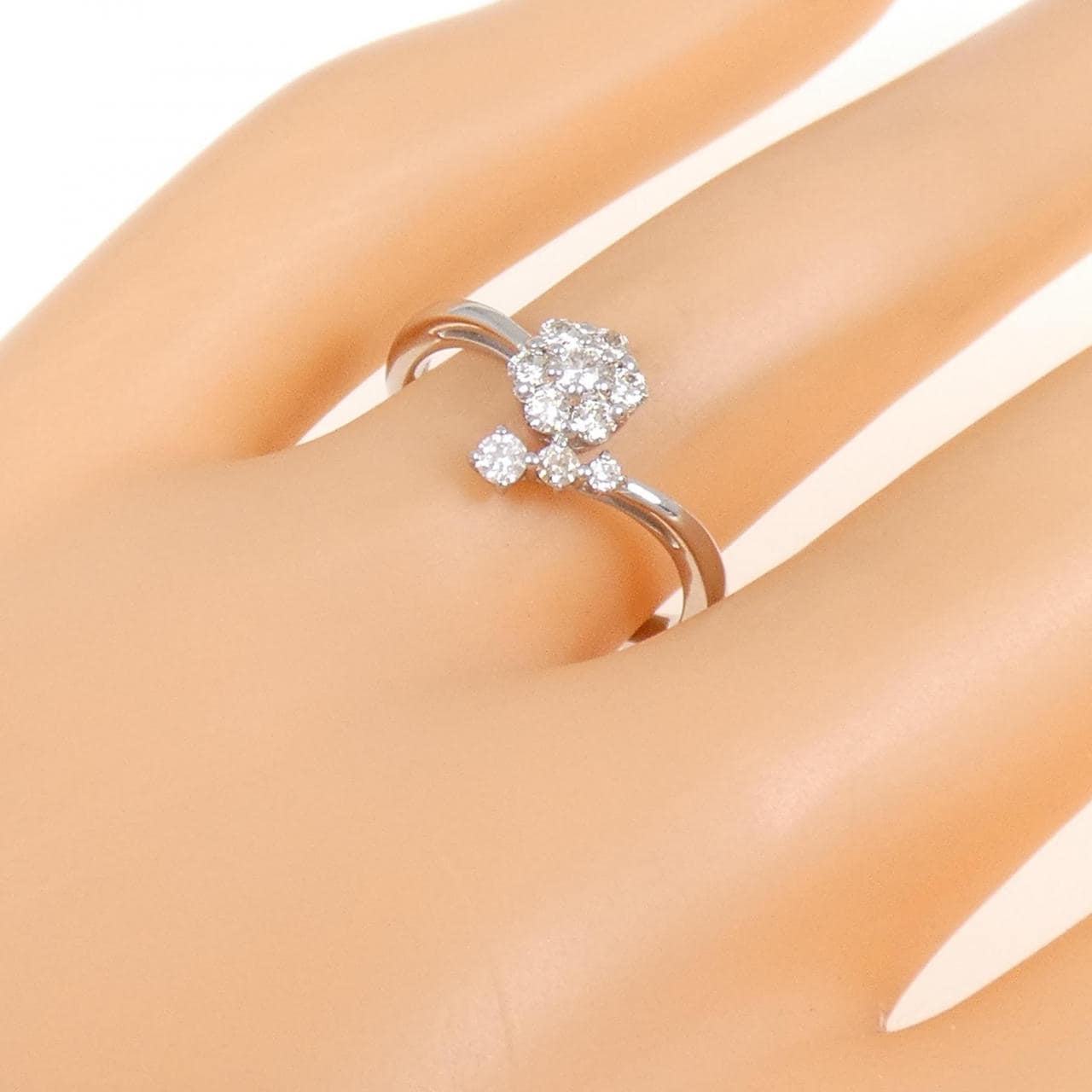 [BRAND NEW] PT Flower Diamond Ring 0.25CT