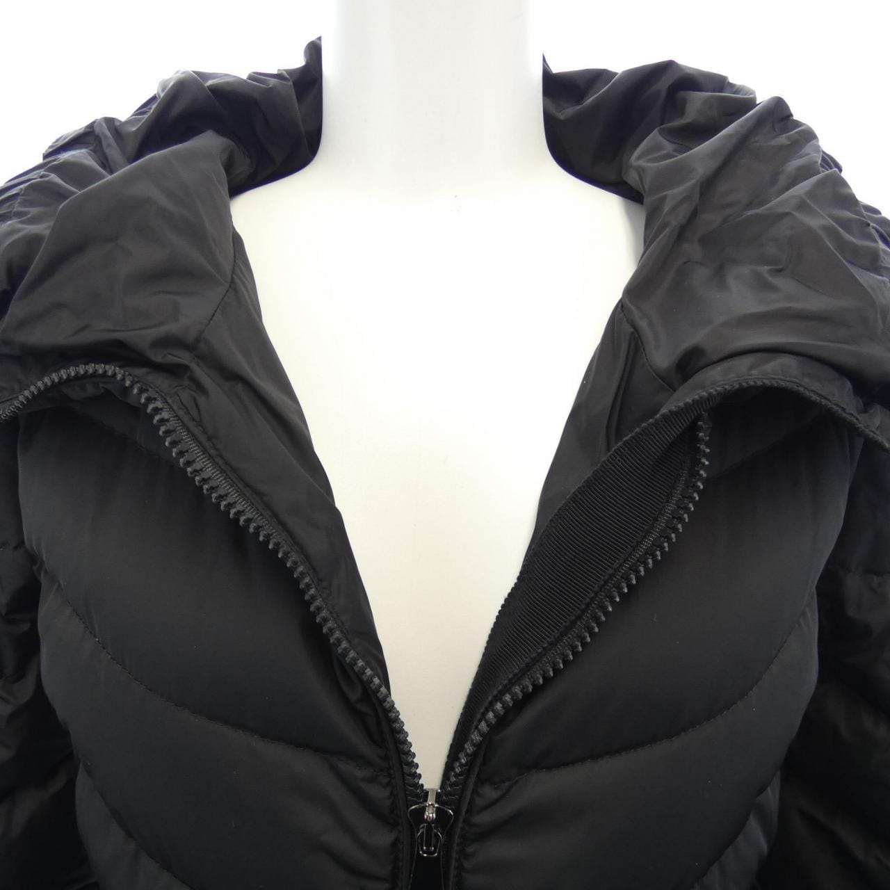 モンクレール MONCLER ダウンコート
