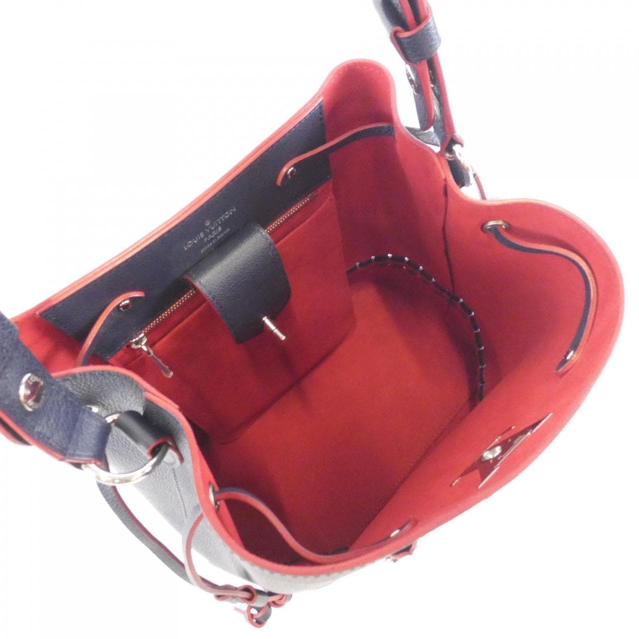 LOUIS VUITTON Lock Me 水桶包 M54681 单肩包