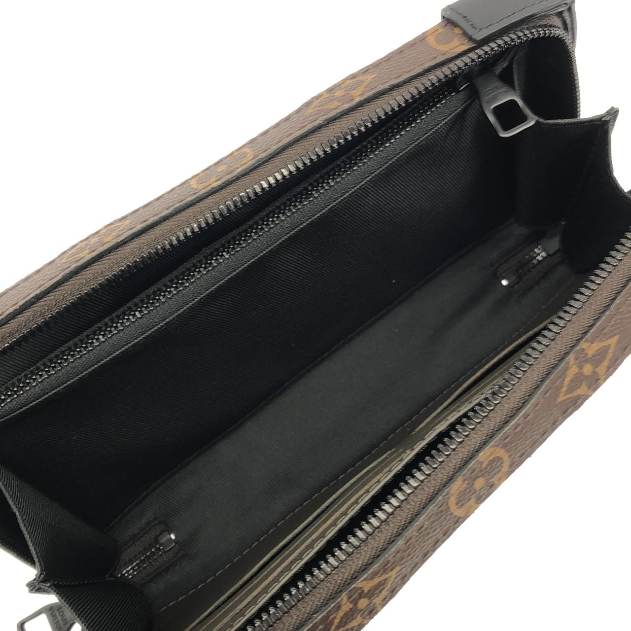 ルイヴィトン モノグラム＋タイガ ソフト トランク ウォレット M30697 ショルダーバッグ