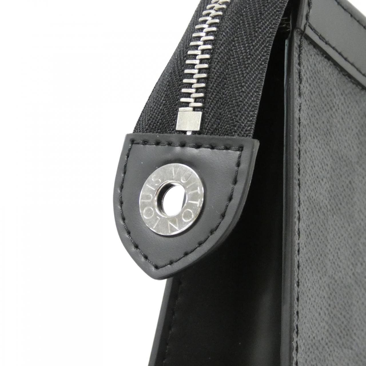 ルイヴィトン ダミエ グラフィット ポシェット ヴォワヤージュ MM N41696 バッグ