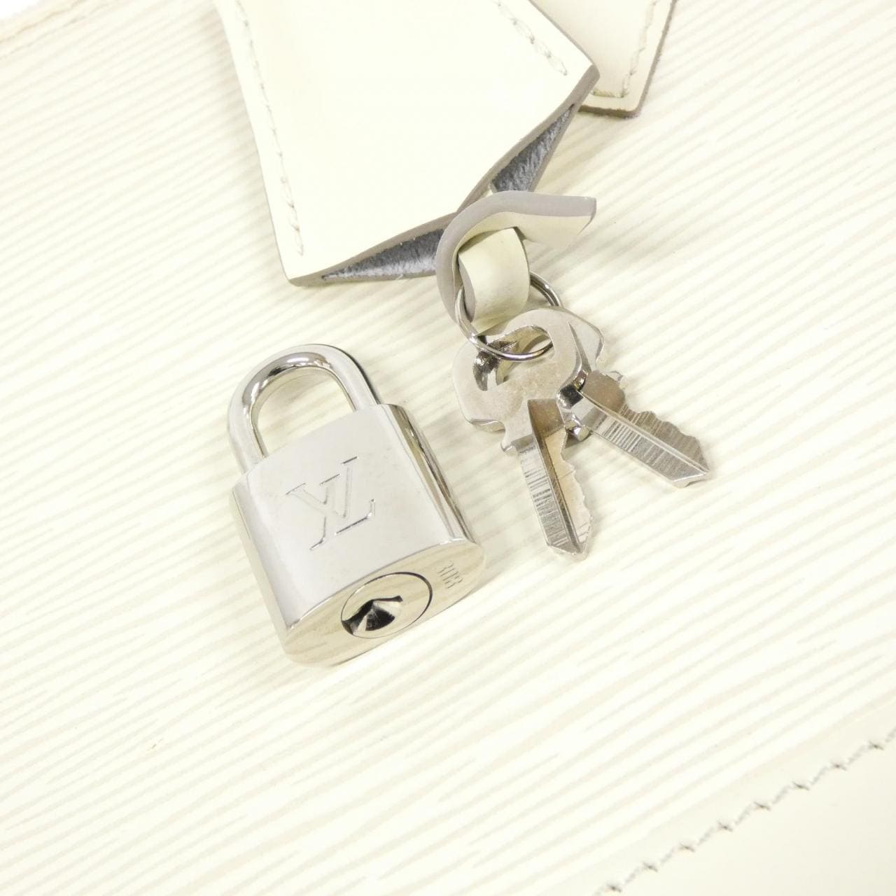 ルイヴィトン エピ アルマBB M4085J バッグ