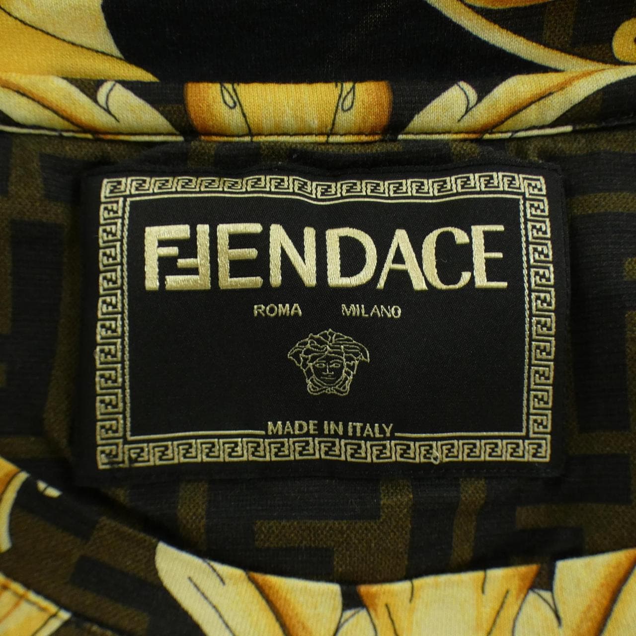 フェンダーチェ FENDACE Tシャツ