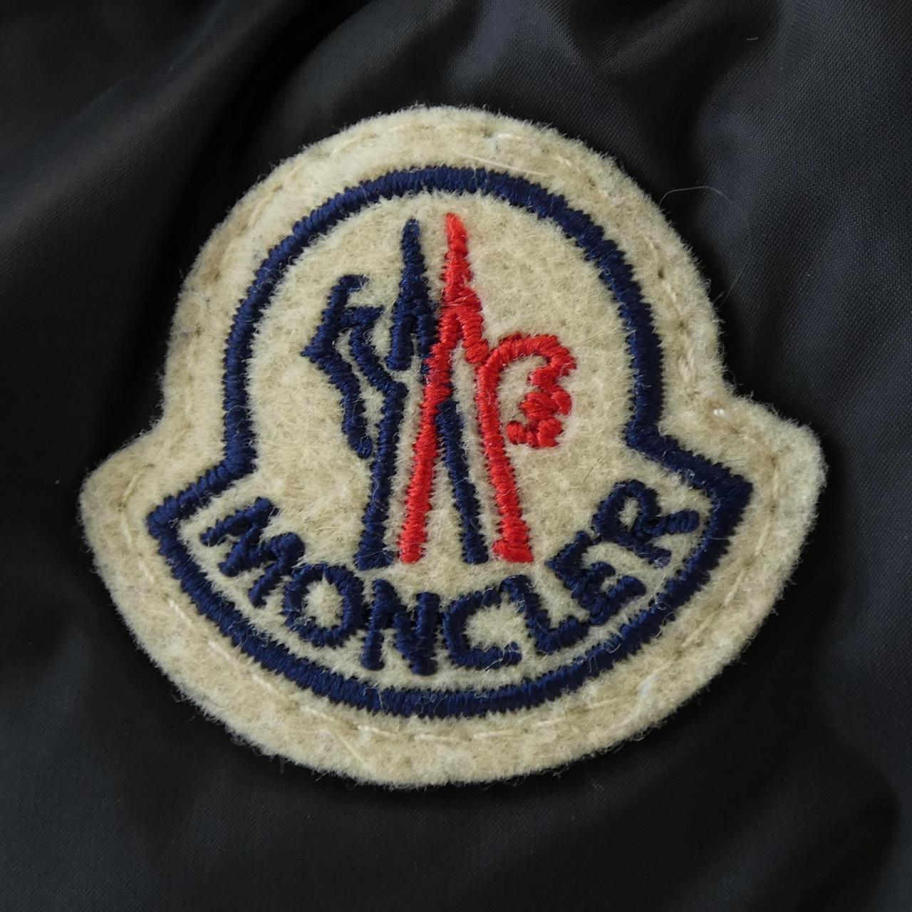 モンクレール MONCLER ダウンジャケット